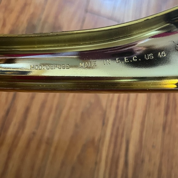 MOSCHINO COUTURE VINTAGE CLOTHES HANGER IN GOLD TONE FINISH - Picture 9 of 11